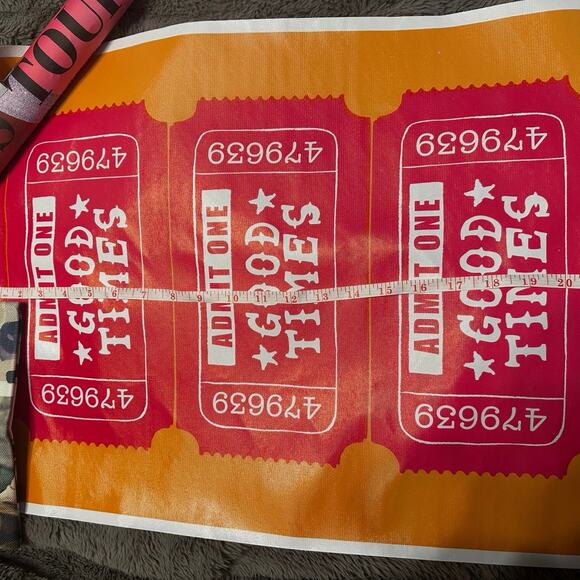 Taylor Swift lot, posters and pillow cover - Picture 5 of 6